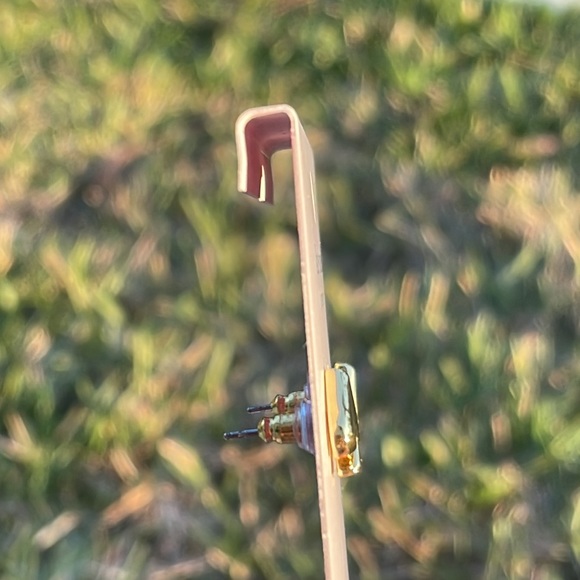 NWT Kate Spade Everyday Spade Earrings - Picture 6 of 7